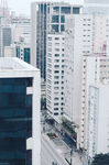 城市高楼与街道景观