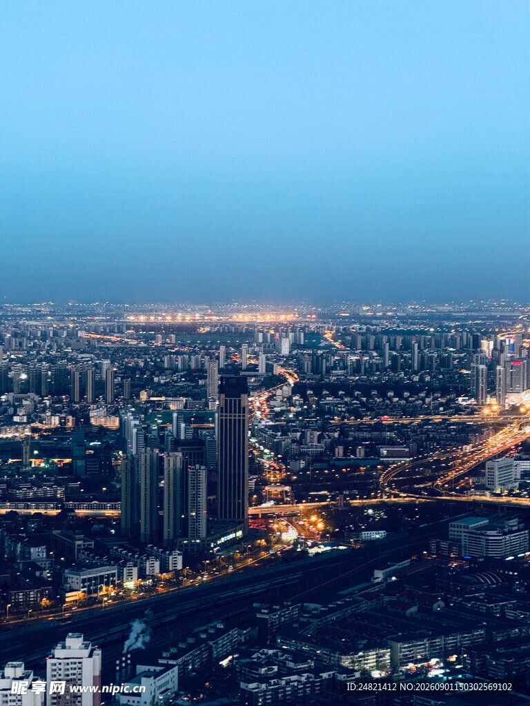 城市夜景俯瞰图