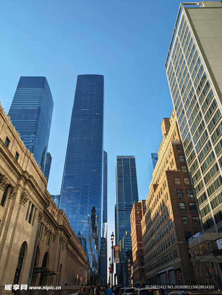 都市新旧建筑对比景观