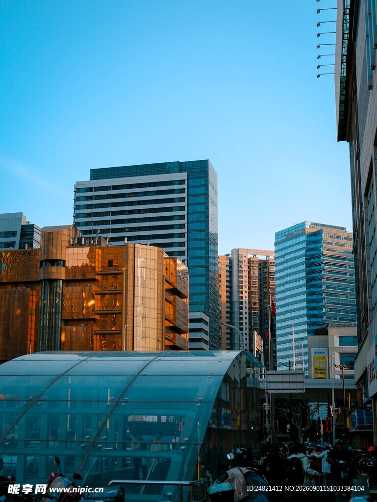 城市中的现代高楼景观