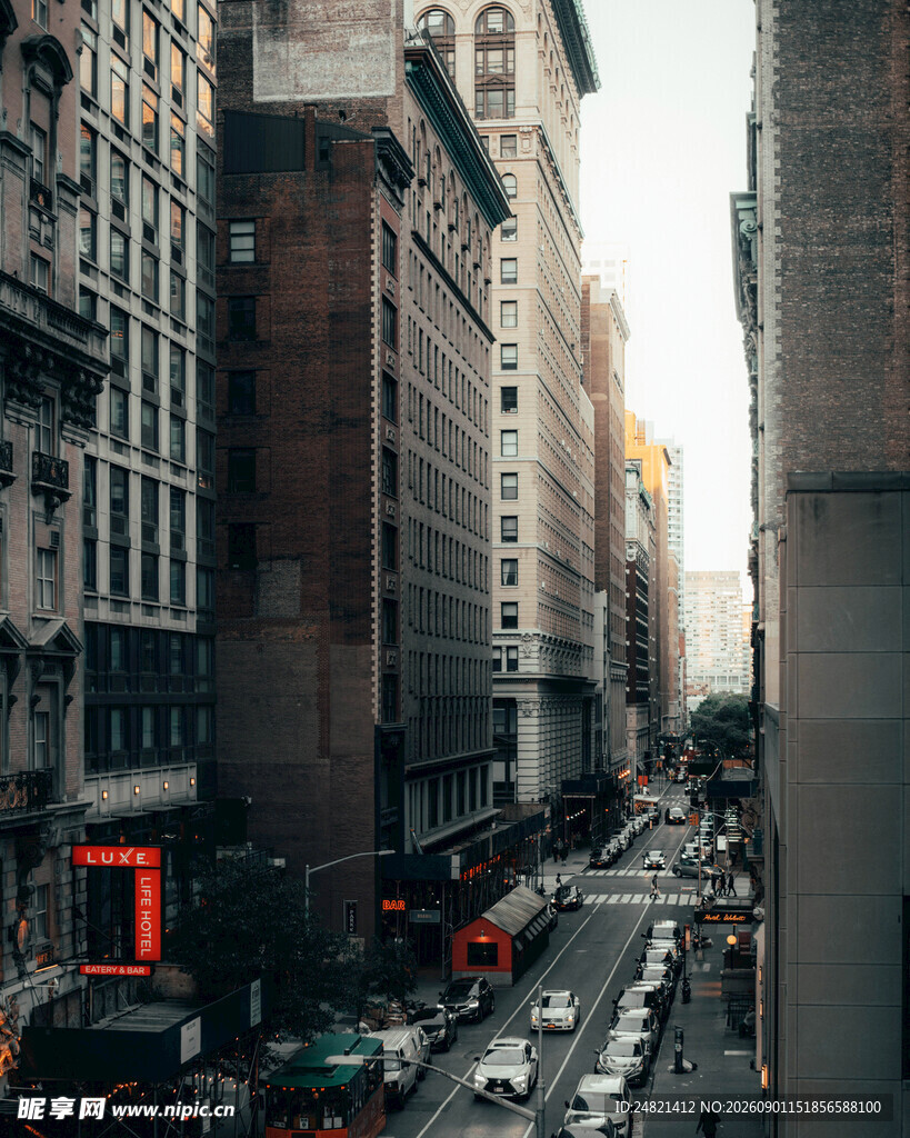 繁华都市街道景象