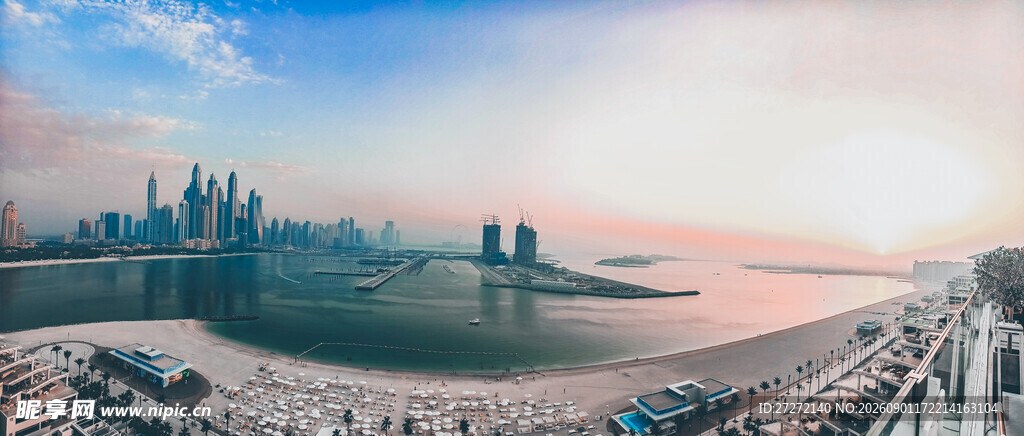 城市海滨风光全景图