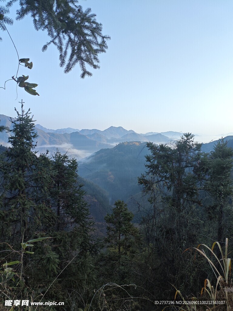 山峦美景
