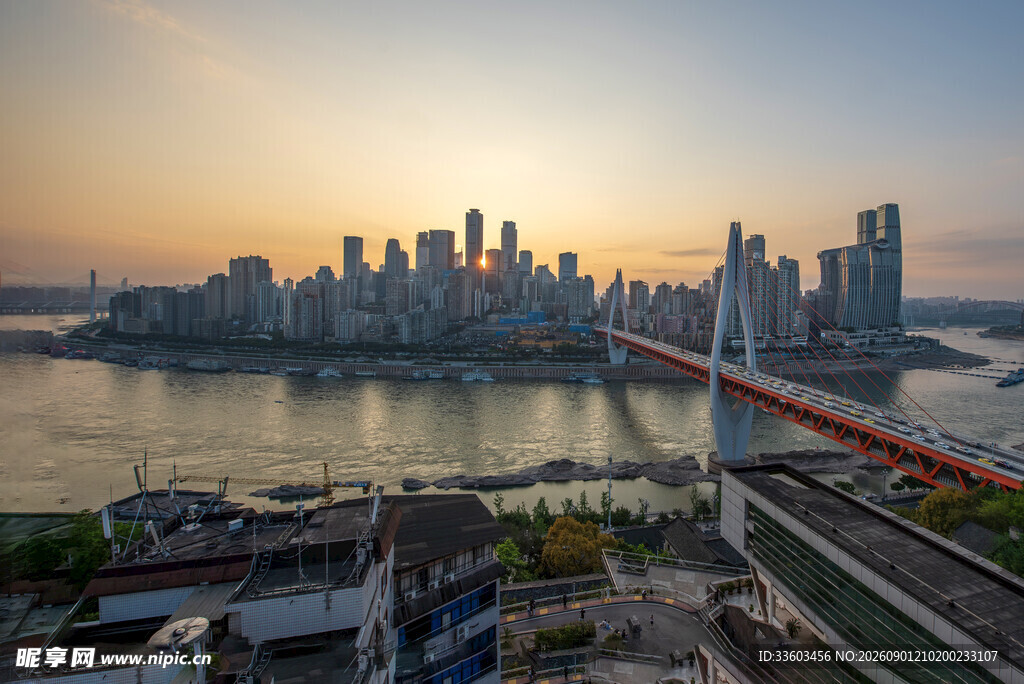 重庆城市天际线与跨江大桥