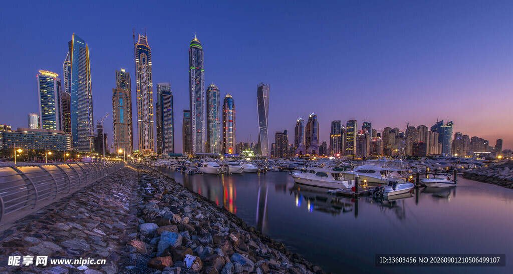 迪拜城市滨水夜景风光
