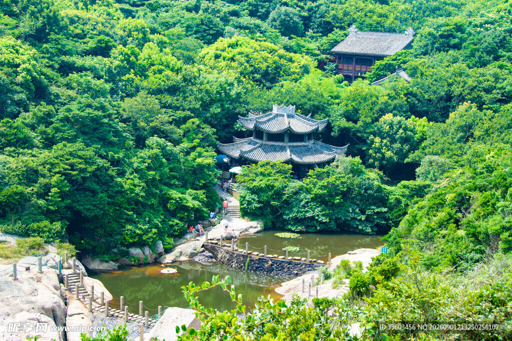 山林间的中式建筑景观