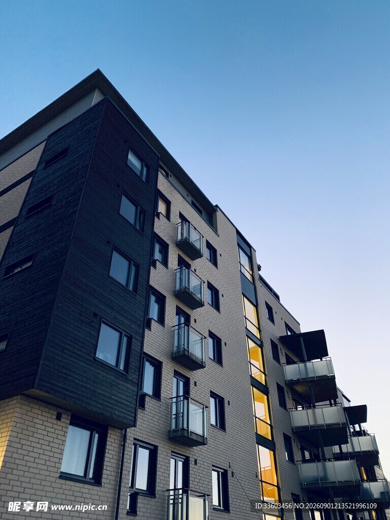 现代风格多层公寓建筑