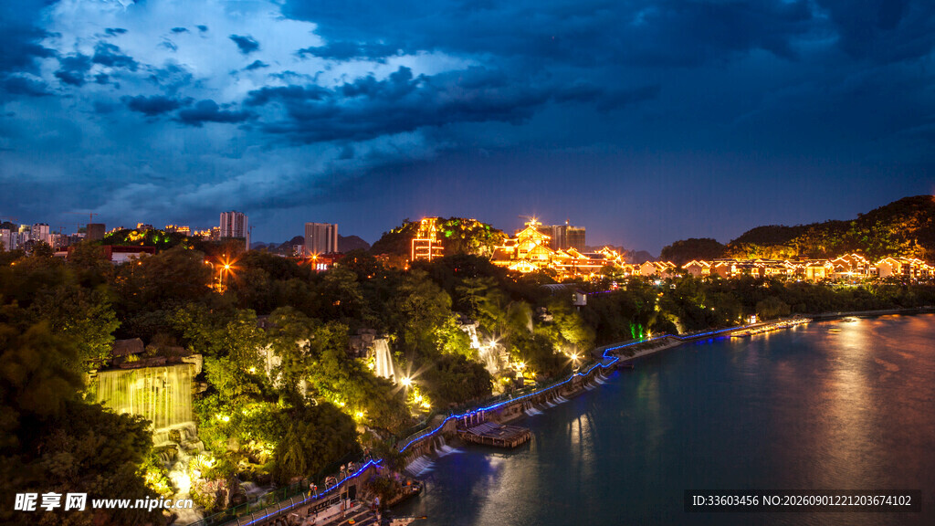 河畔城市夜景璀璨风光