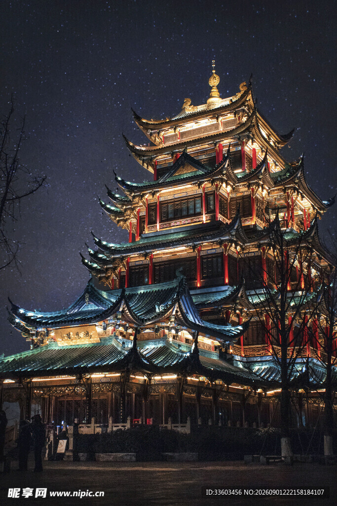 古楼夜景灯火璀璨耀天际