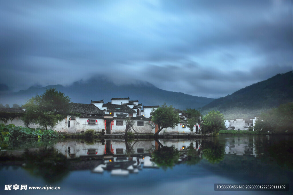 水墨江南水乡湖畔景致