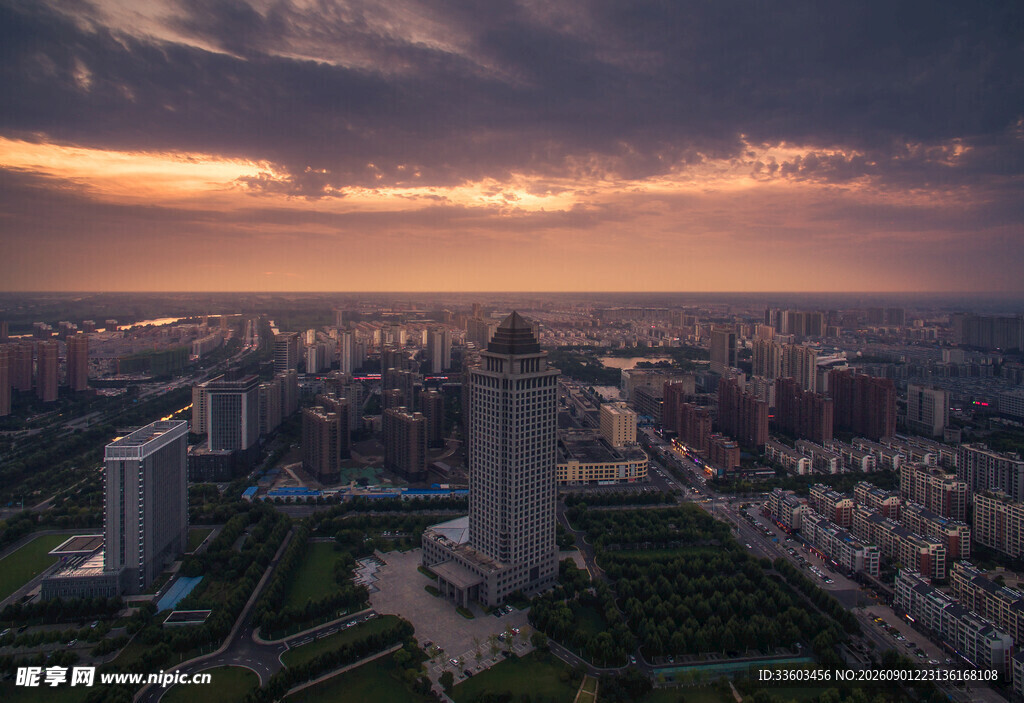 城市黄昏天际线壮丽景观