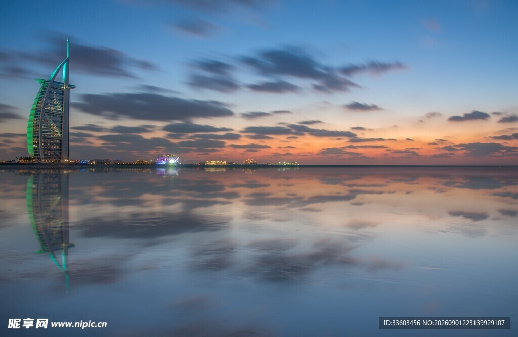 迪拜海滨美丽日落景观