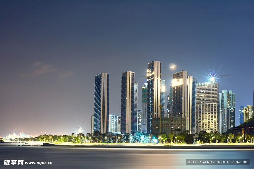 城市夜景高楼灯火辉煌
