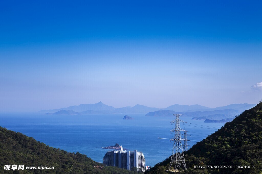 山海间的城市与辽阔海景