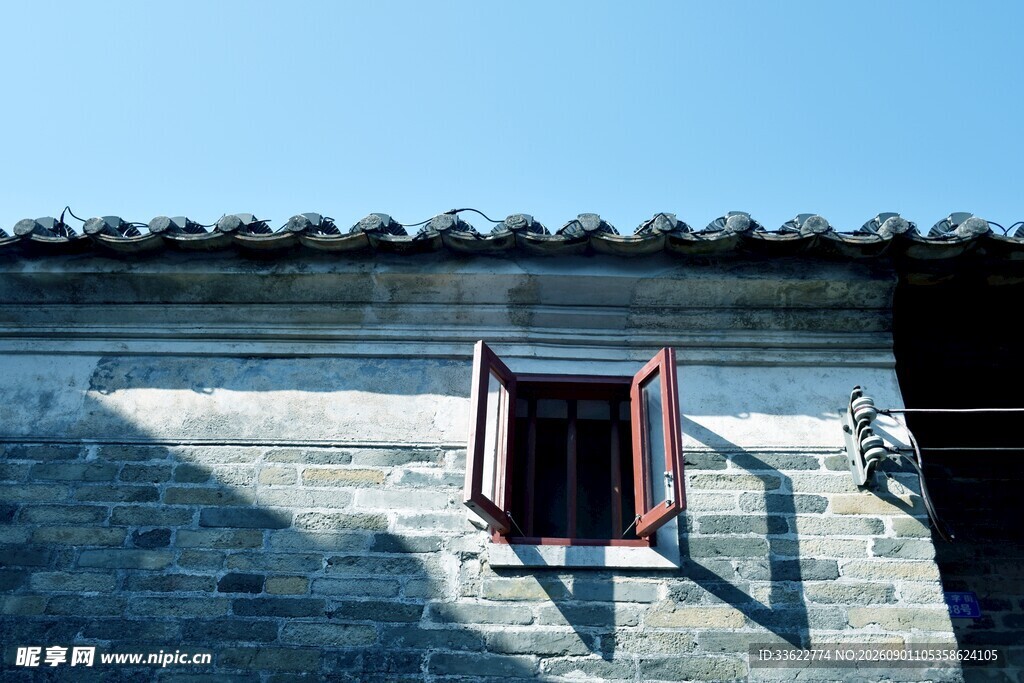 中式建筑墙面小窗景致