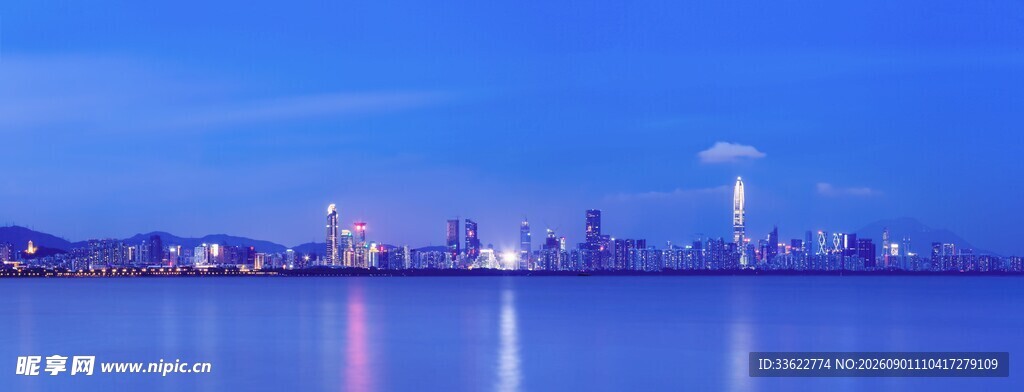 城市湖畔暮色美景