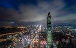 深圳夜景中的摩天大楼