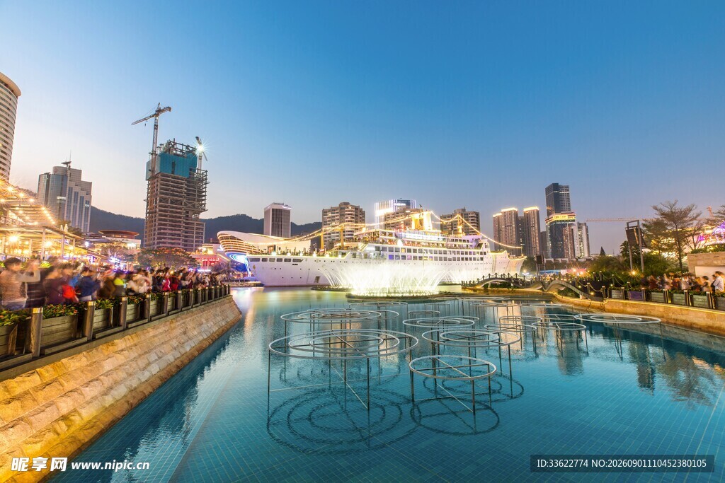 城市河畔美丽夜景风光