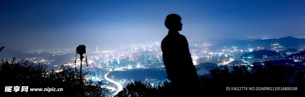 梧桐山巅深圳之夜