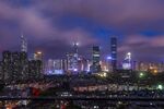 夜幕下的繁华都市景观