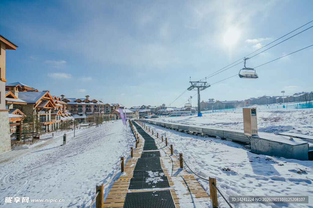 冬日滑雪场景观