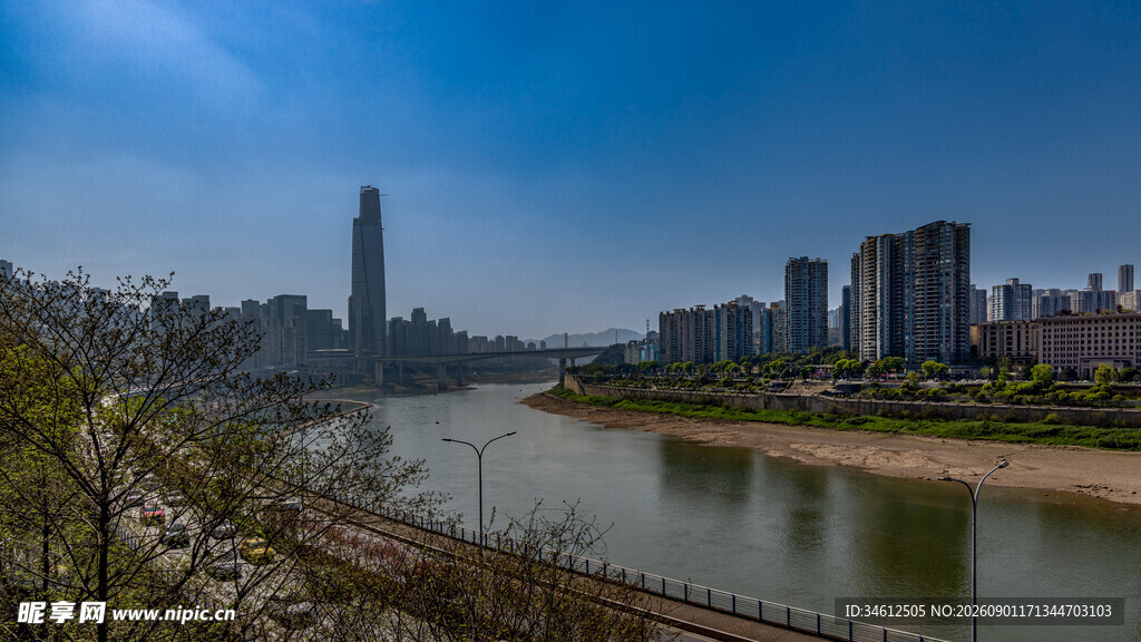 河畔城市风光美景