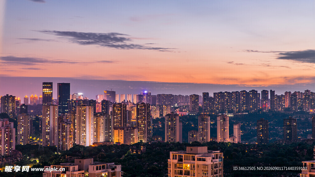 城市黄昏天际线美景