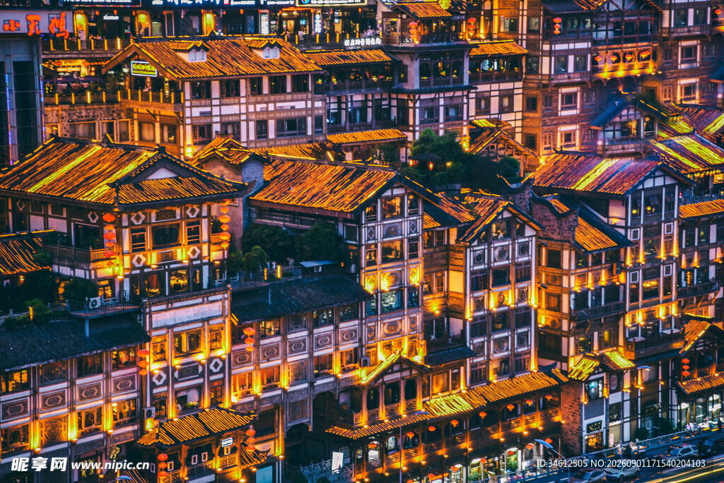 古街夜景灯火璀璨