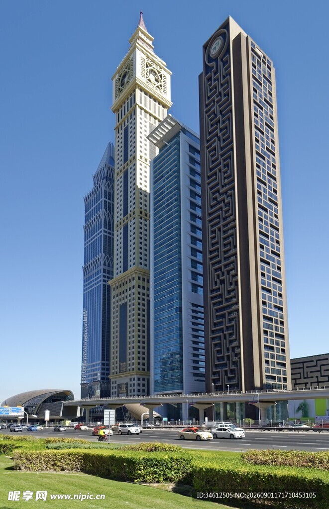 迪拜高楼林立的城市景观
