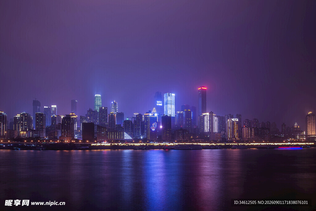 城市夜景璀璨江畔灯火辉煌