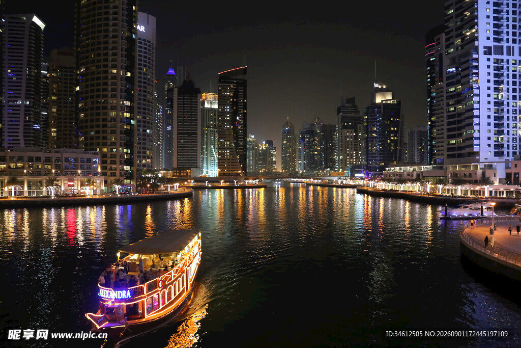 迪拜河畔璀璨夜景
