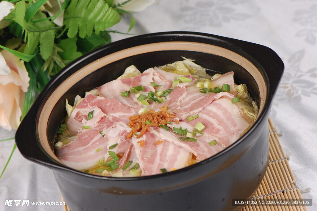 砂锅鲜肉蔬菜煲