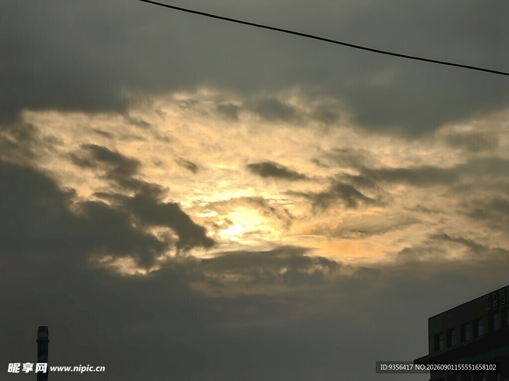 夕阳下的城市天空美景