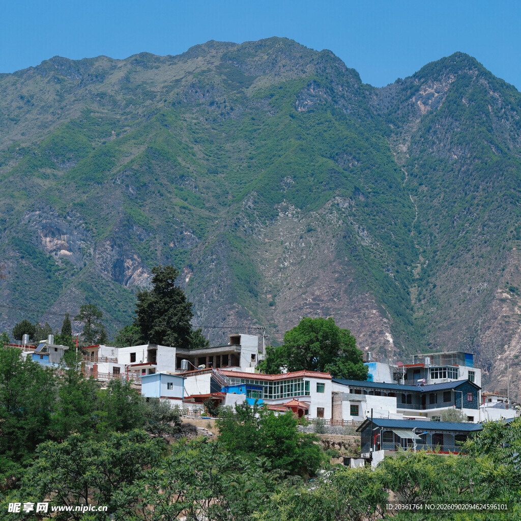 山间村落美景