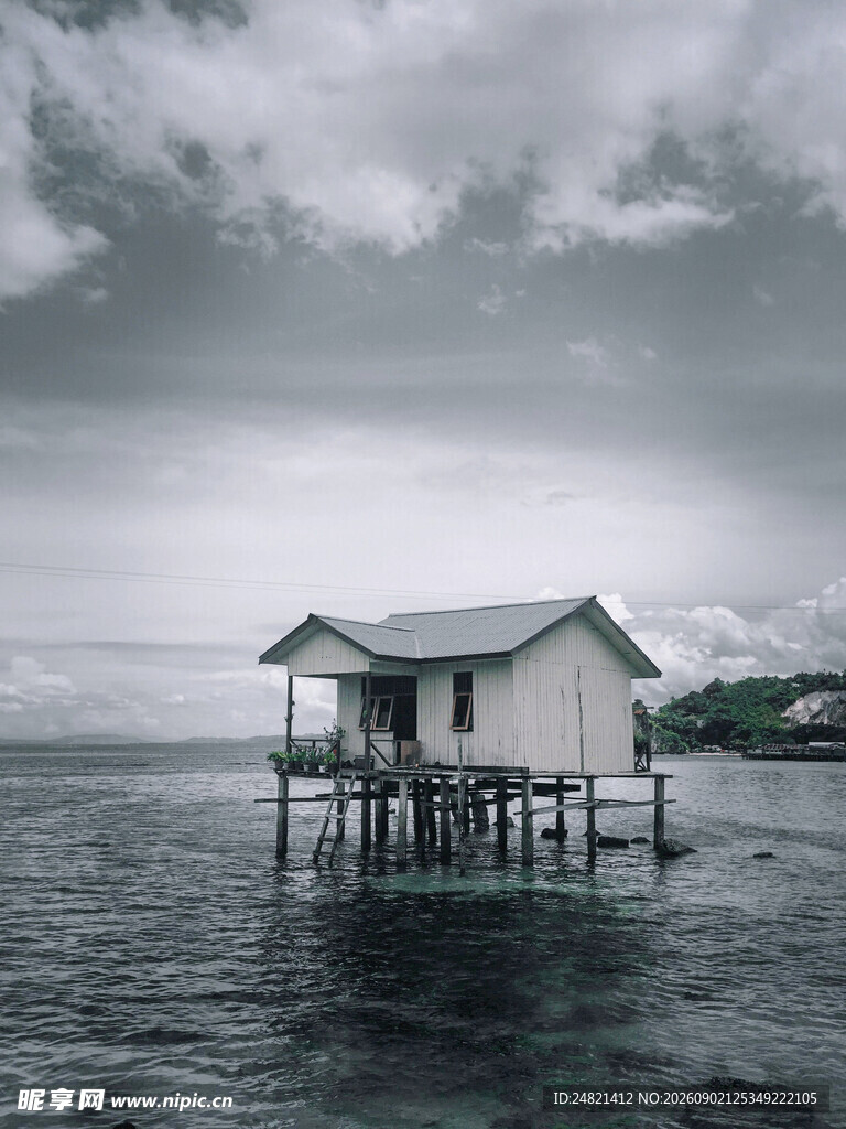 海上孤立木屋