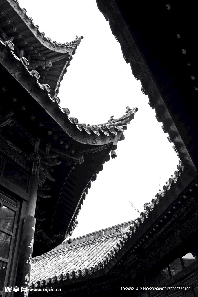 中式古建筑屋檐一角