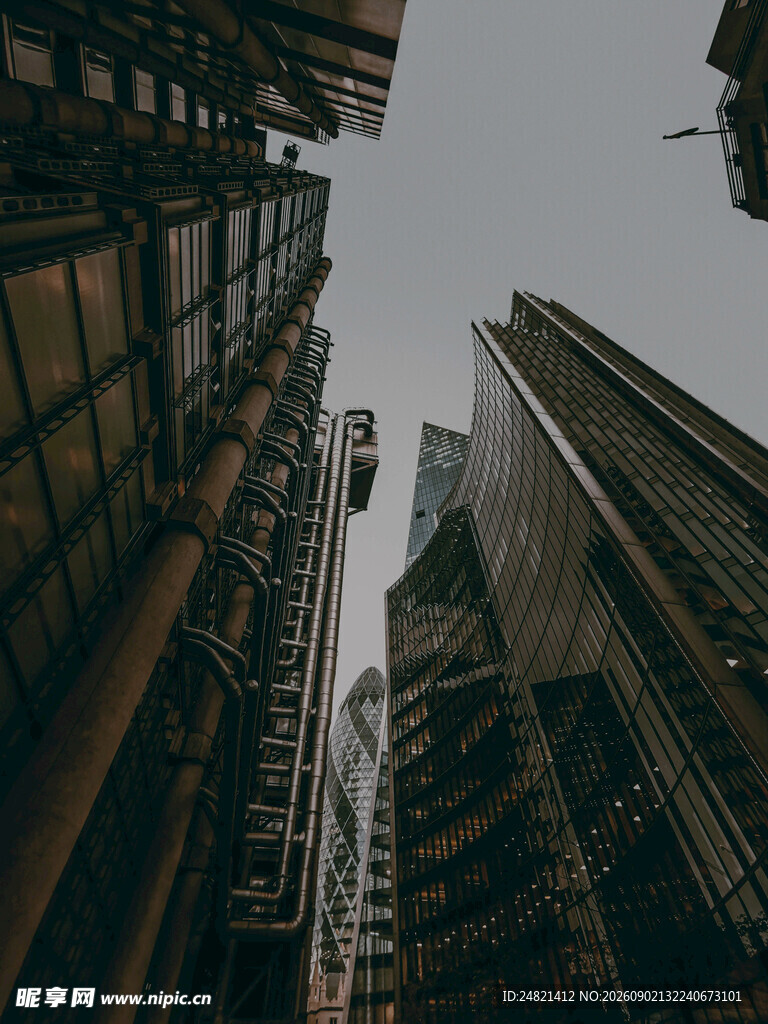高楼林立的都市景象