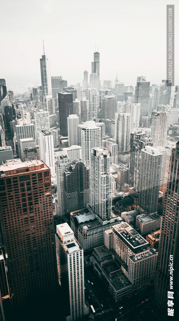 俯瞰繁华都市建筑群