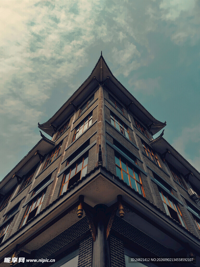 中式风格古建筑屋顶一角