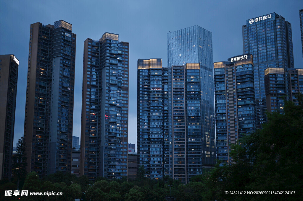 都市林立高楼景观