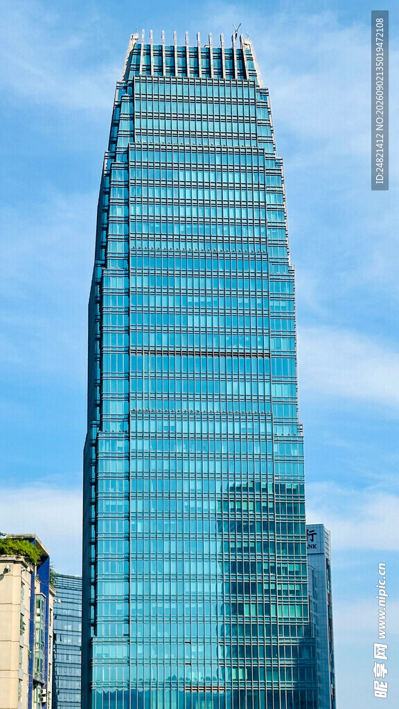 现代摩天大楼外观