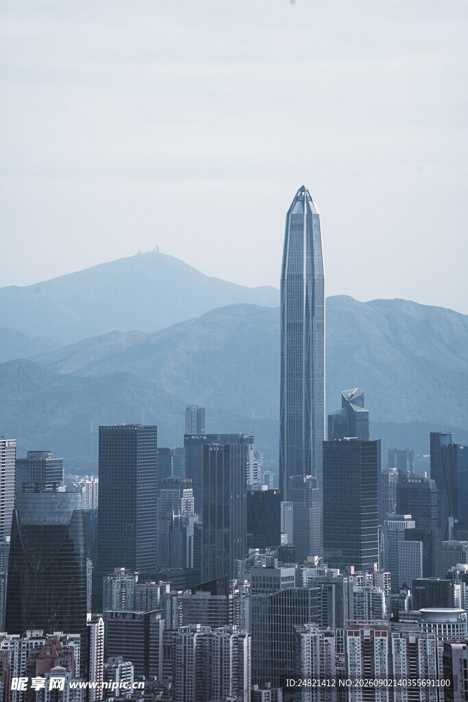 深圳都市天际线与远山