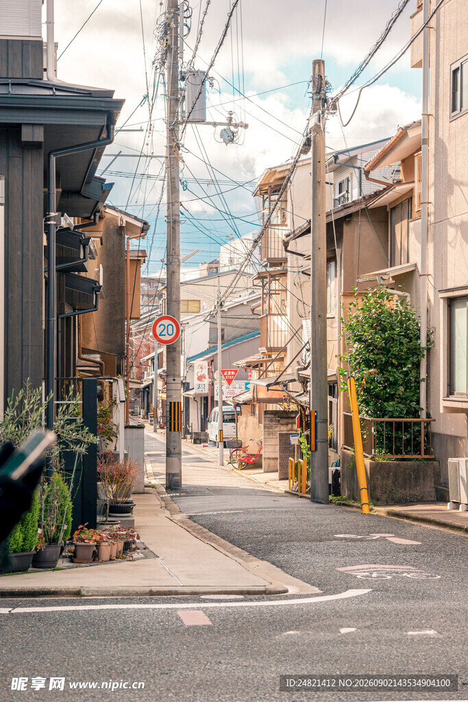 日式宁静街道景象