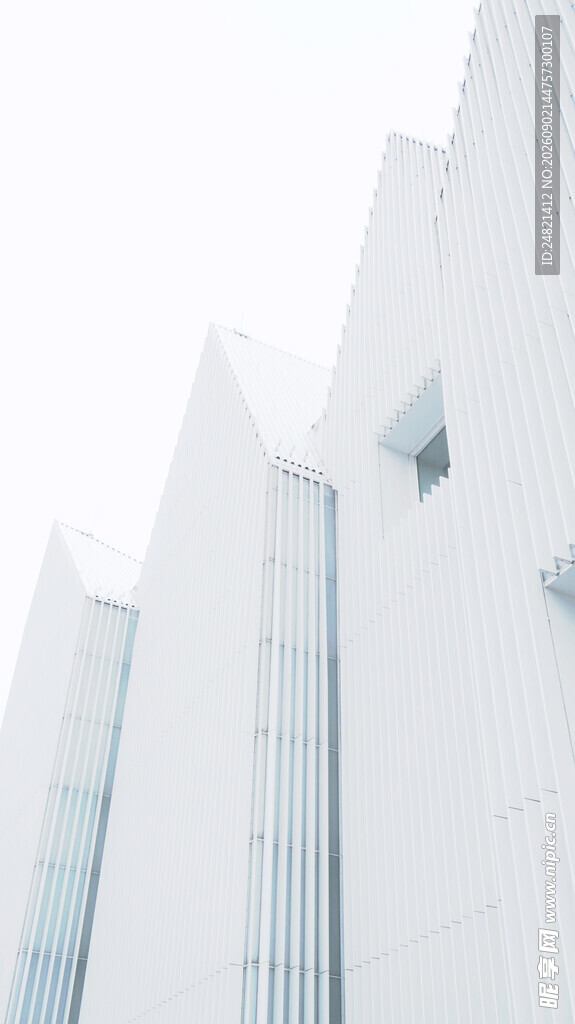 现代极简白色建筑外观