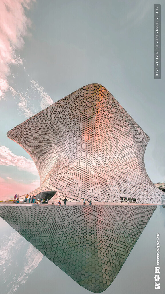 梦幻建筑与天空倒影景观
