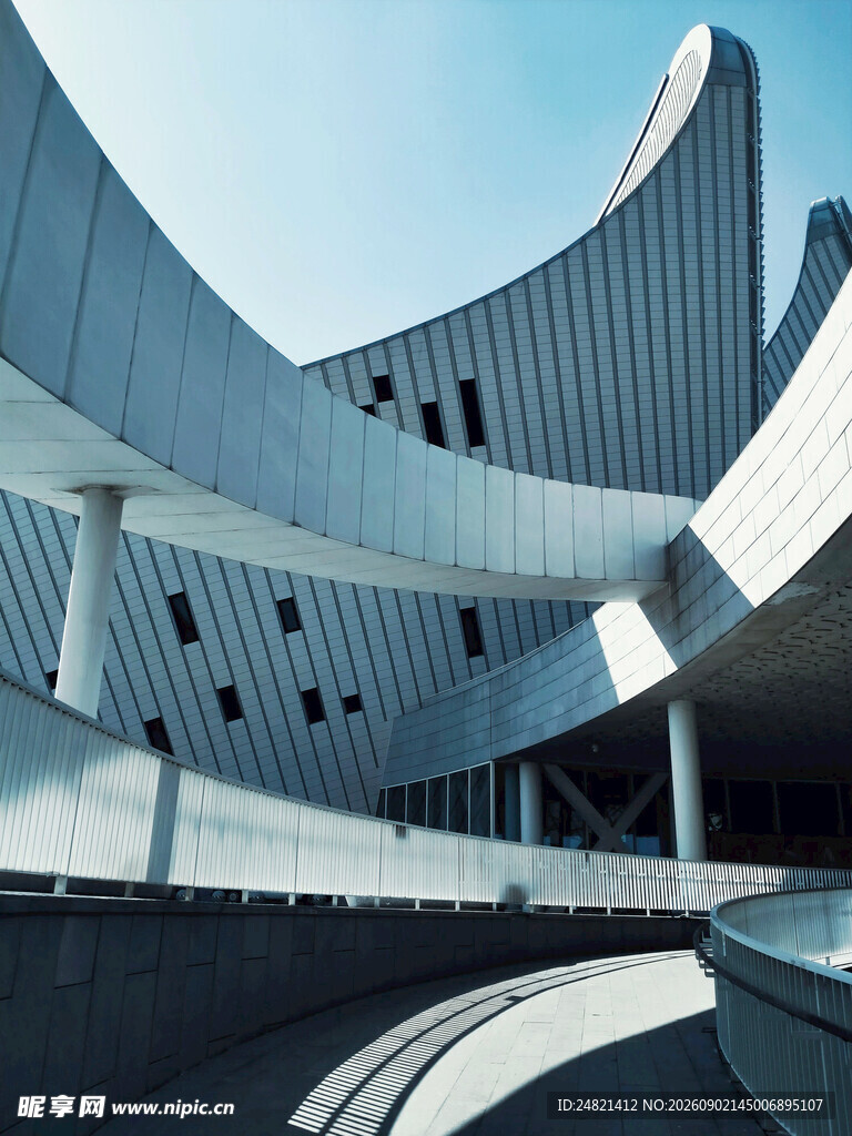现代风格独特建筑外观