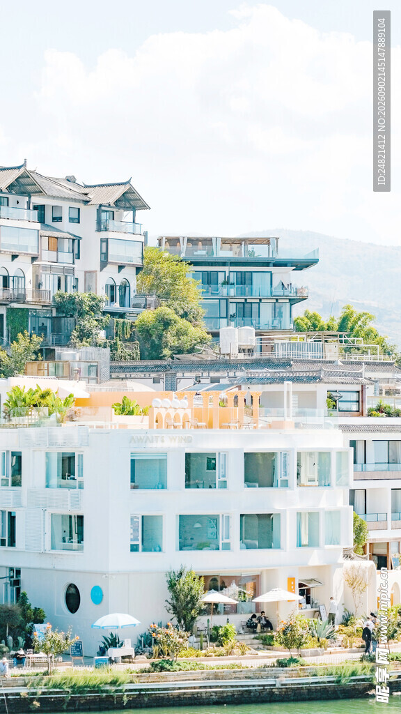 河畔现代建筑景观