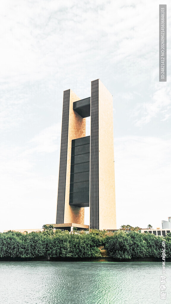 河畔现代风格高耸建筑
