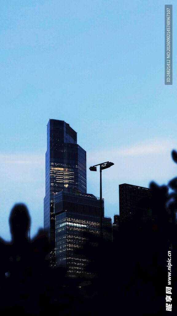 城市高楼剪影