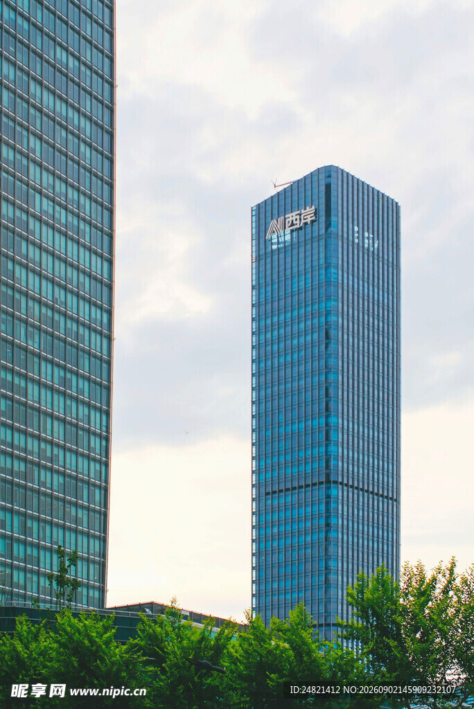 城市中的摩天大楼景观